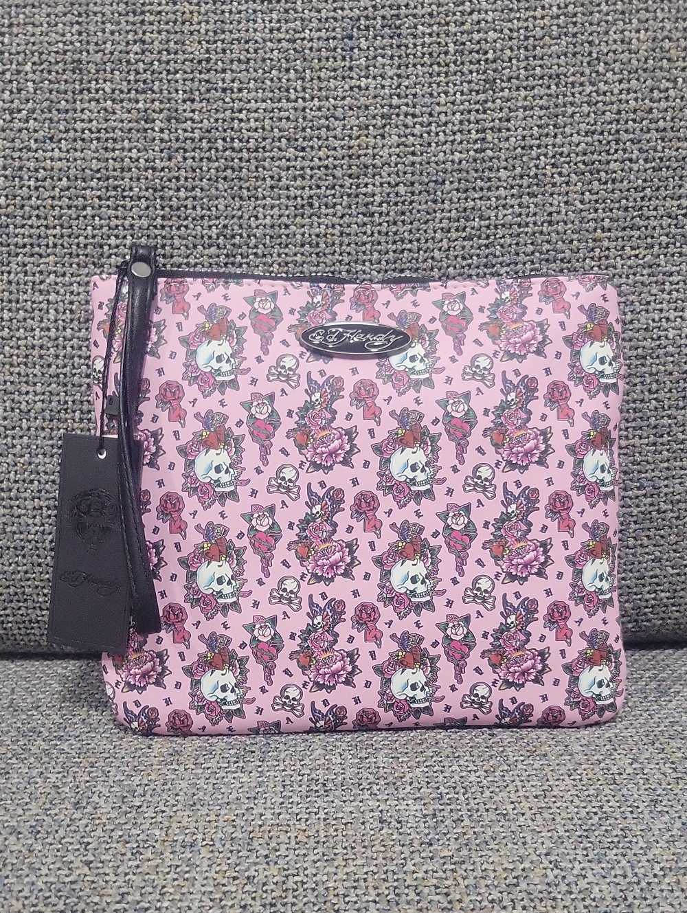 ED HARDY Skulls & Roses Wristlet Pouch Clutch in Pink - Picture 3 of 12